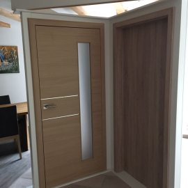 Ausstellungsraum Türen